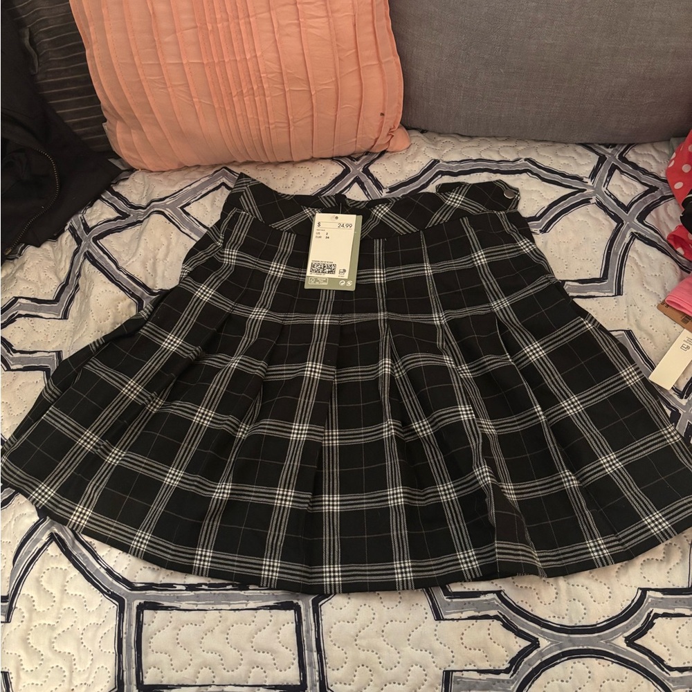 Plaid Black and White skirt